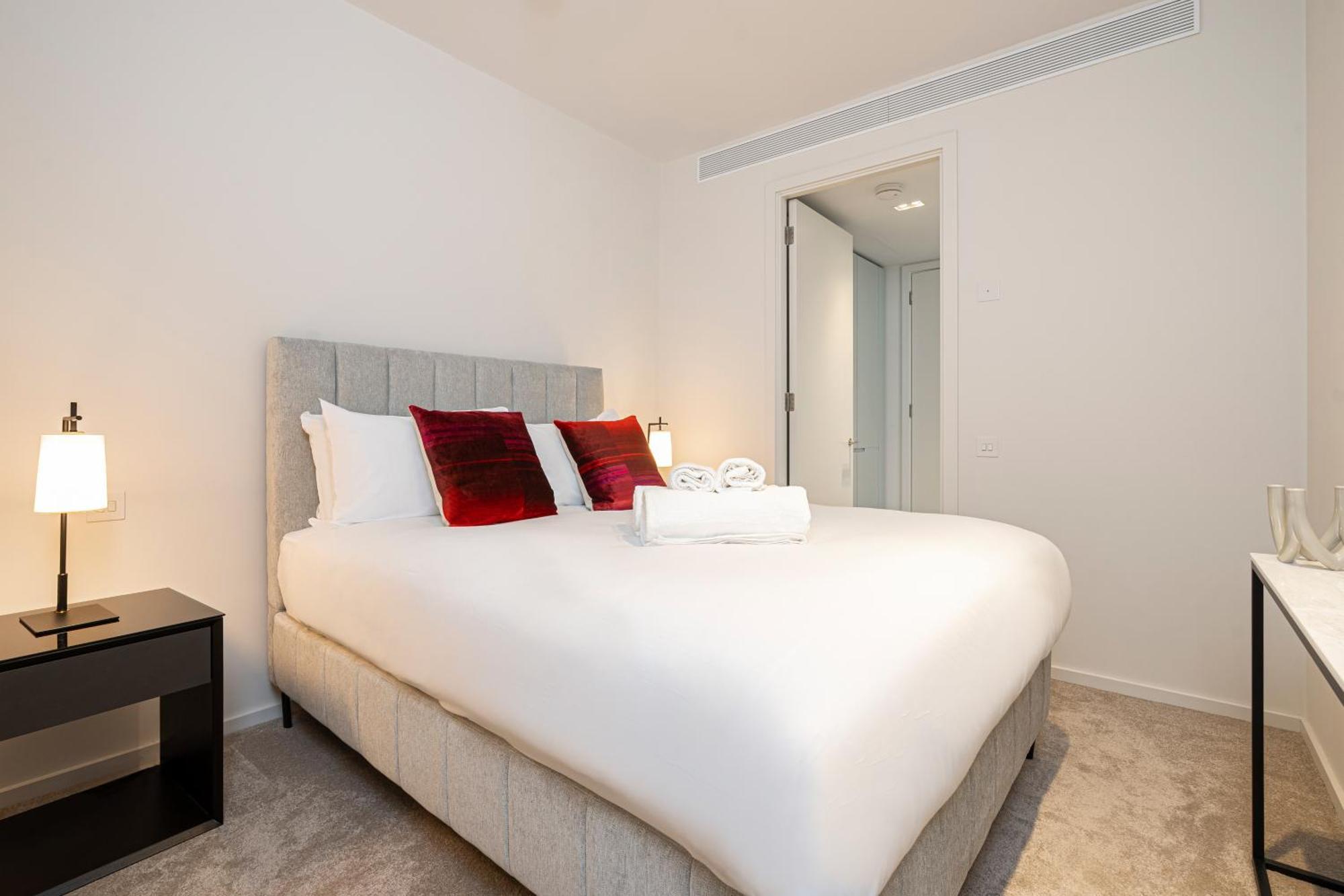 1 Newfoundland Apartment London