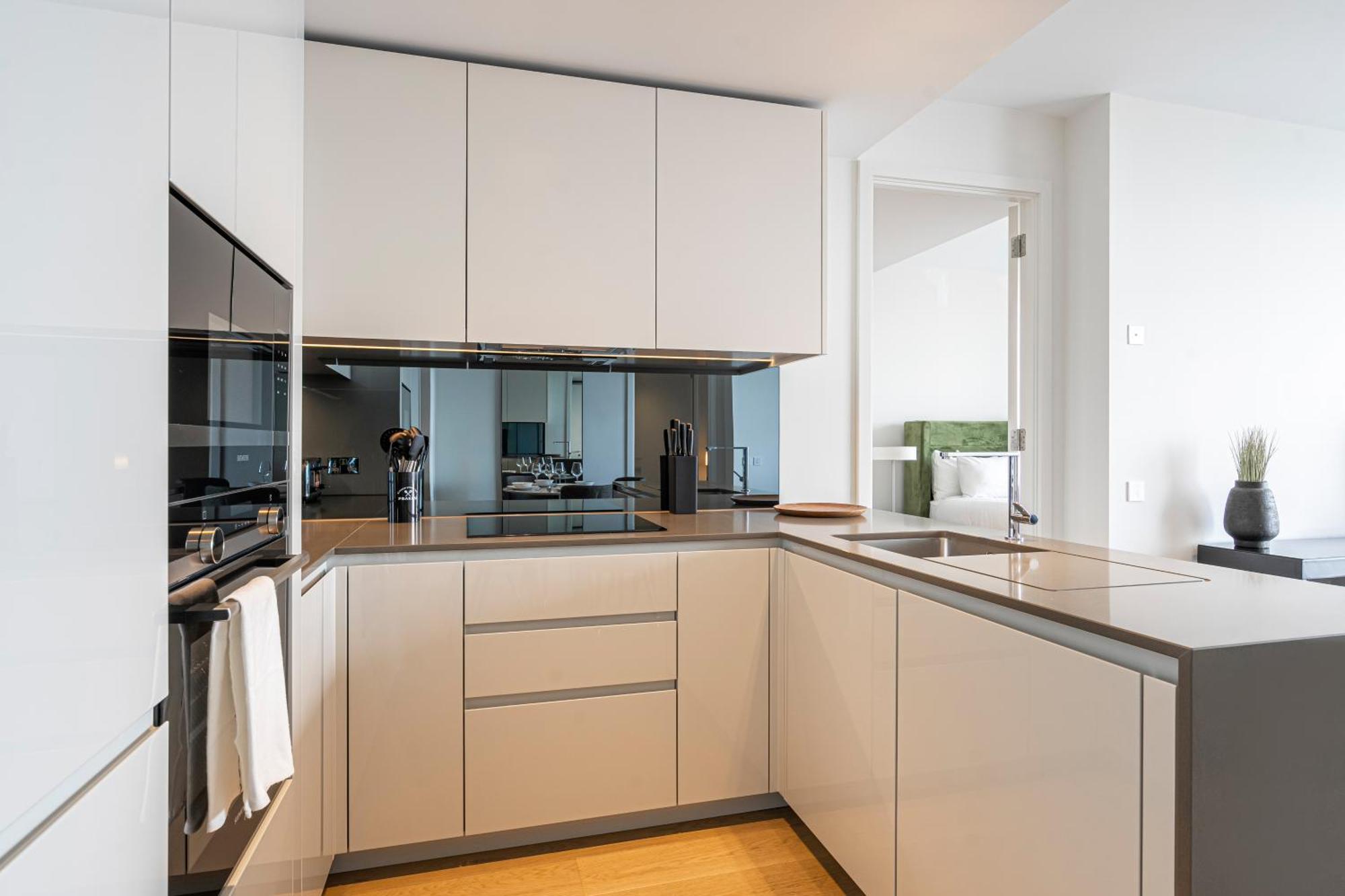 1 Newfoundland Apartment London