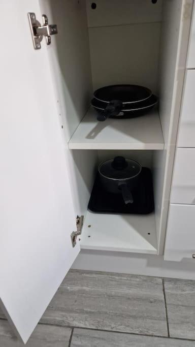 Apartment 2 Bedroom Near Station London