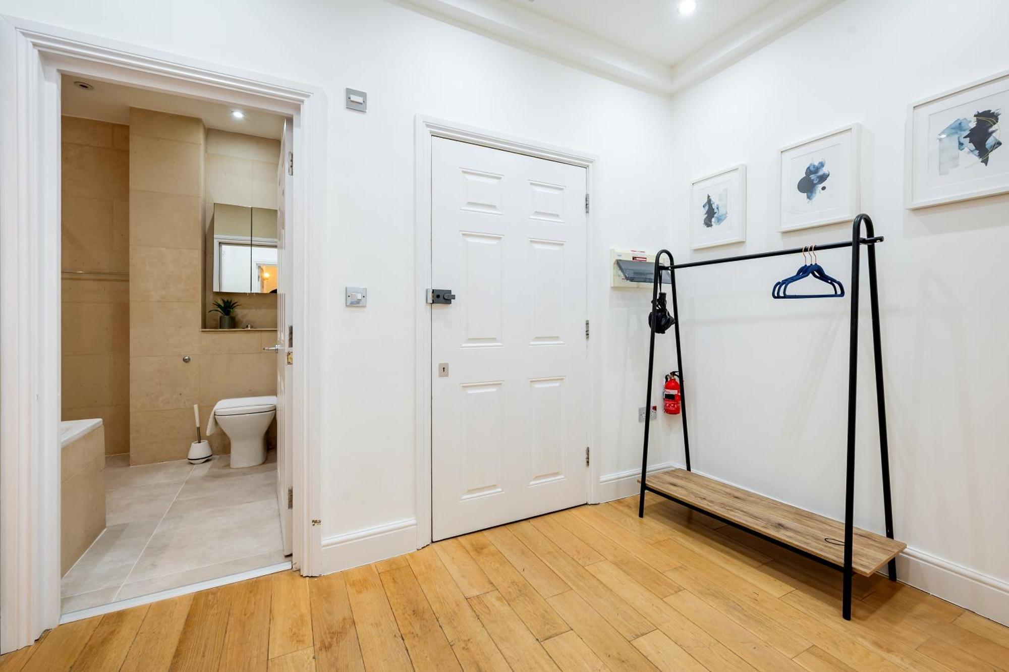 Arcore Premium Broad Court & Shelton Street Apartment