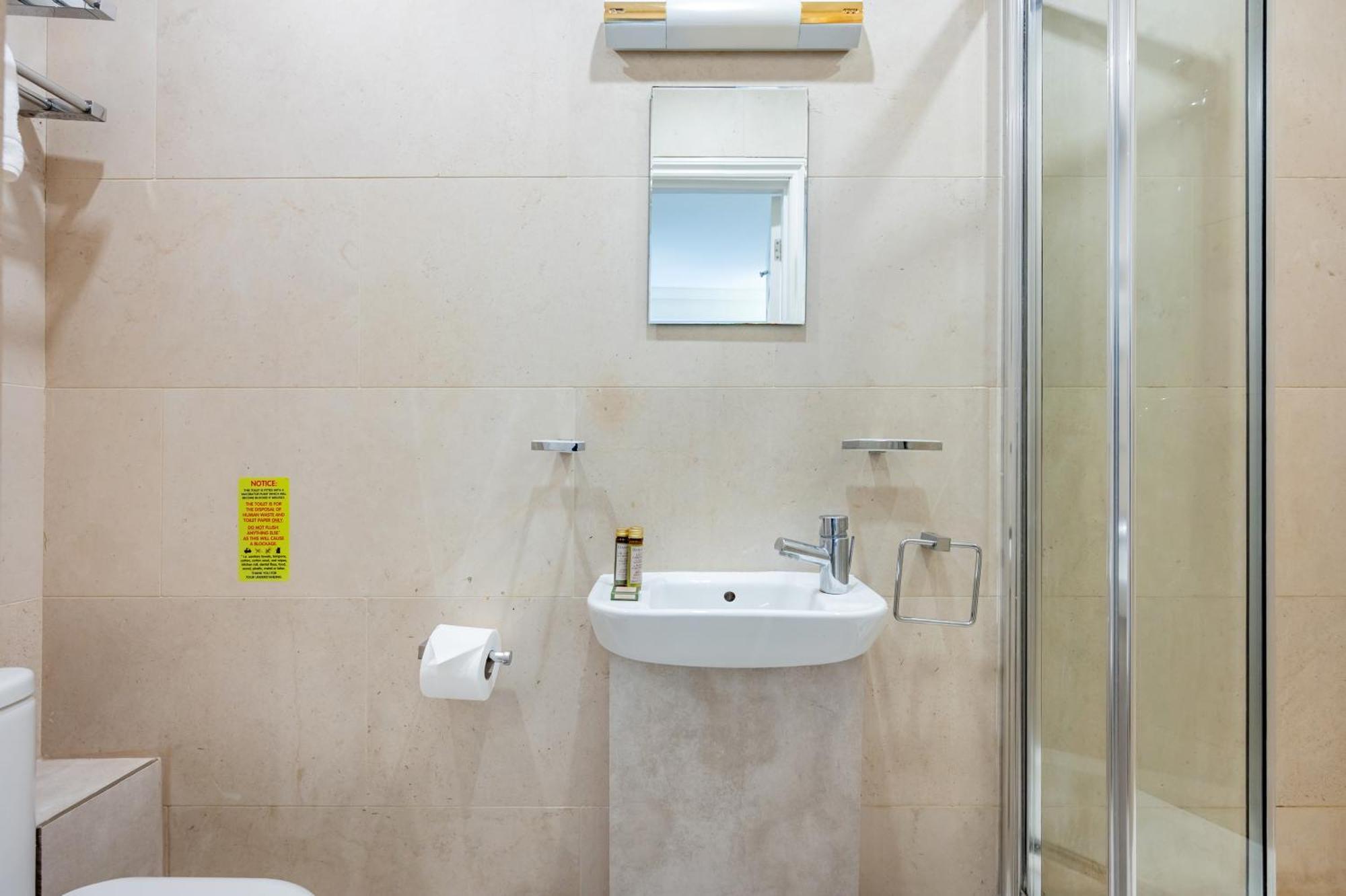 Arcore Premium Broad Court & Shelton Street Apartment