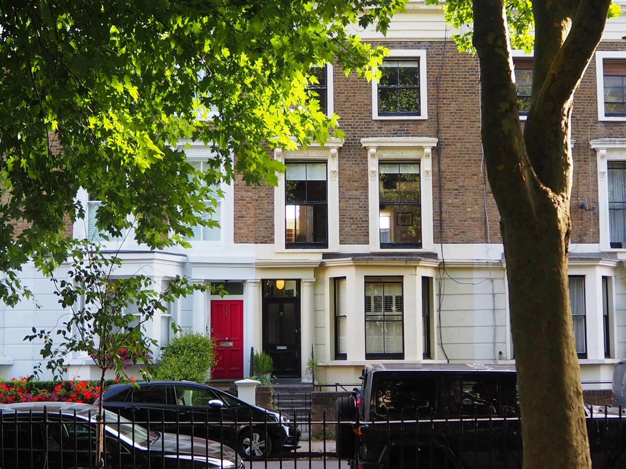 Stunning House Overlooking Local Park Casa de férias Londres