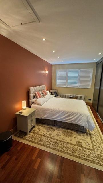 Homestay Stunning Double Bedroom Greenwich With Private Bathroom *