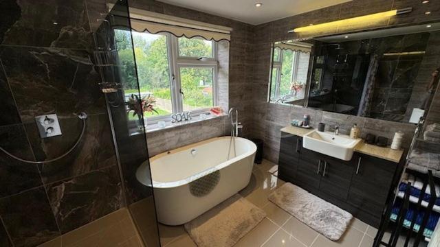 Stunning Double Bedroom Greenwich With Private Bathroom Hospedagem domiciliar