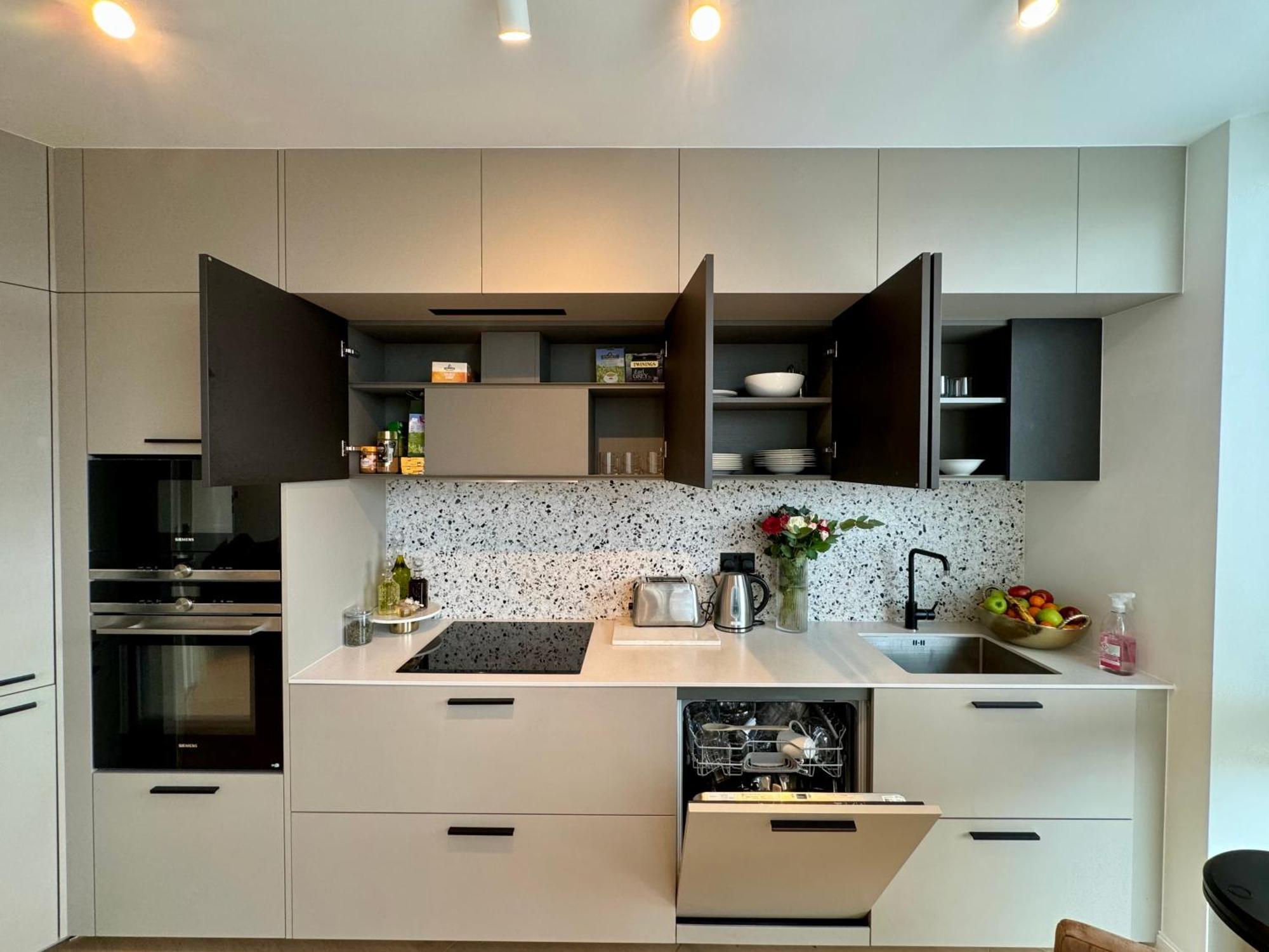 Apartment Stylish Luxury 1 Bedroom Flat