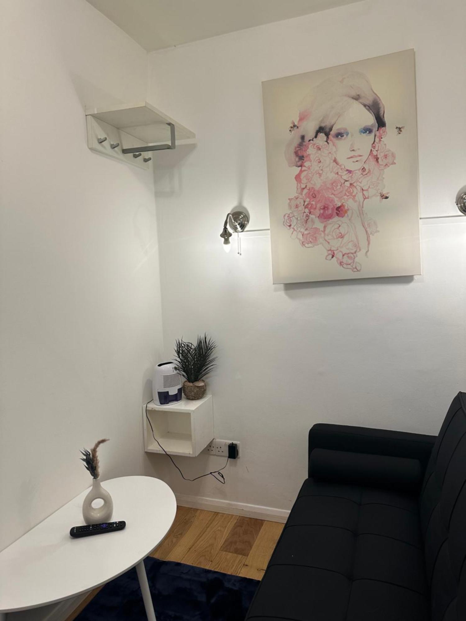 2 Bedroom Flat In Kingscross, St Pancras! 6 People London
