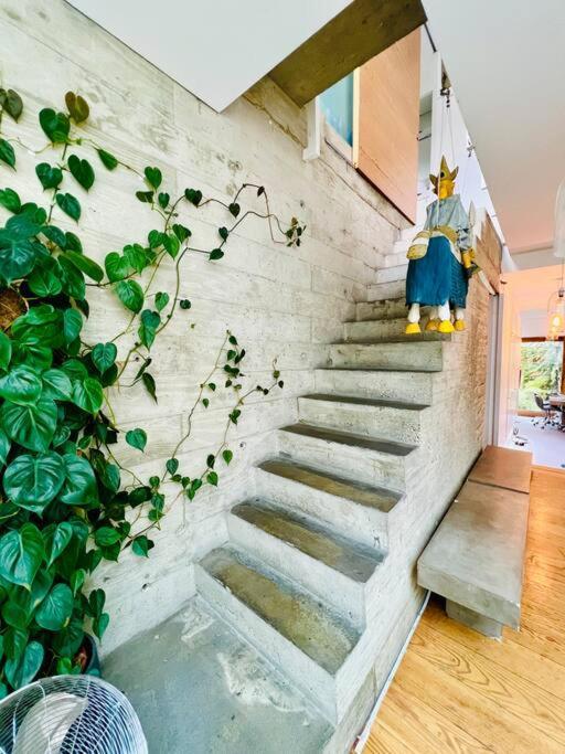 Stunning With Summer Cabin, Garden And Terrace London