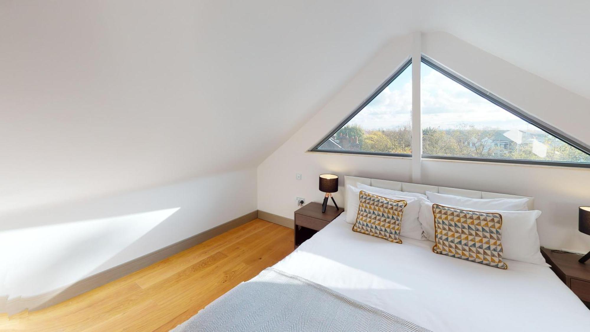 Charles Hope Kew Bridge Apartment London