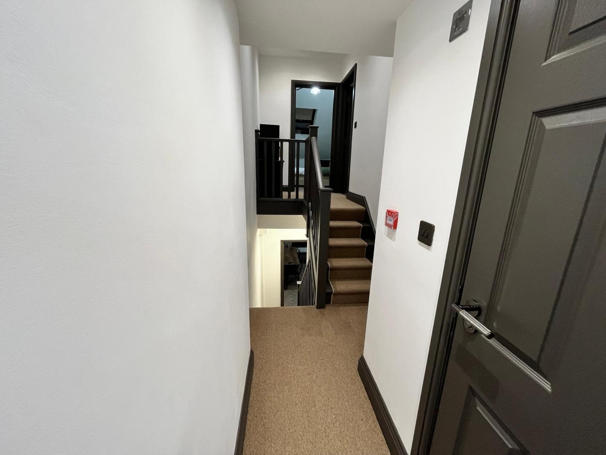 Fabulous 3 Bed - Near Excel - Sleeps 6 - 8 Apartment *