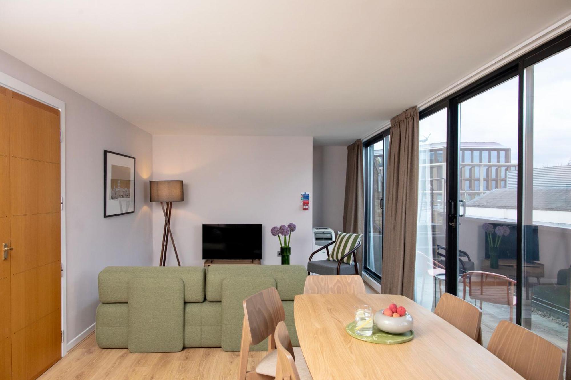 Bob W St Paul's Apartment London
