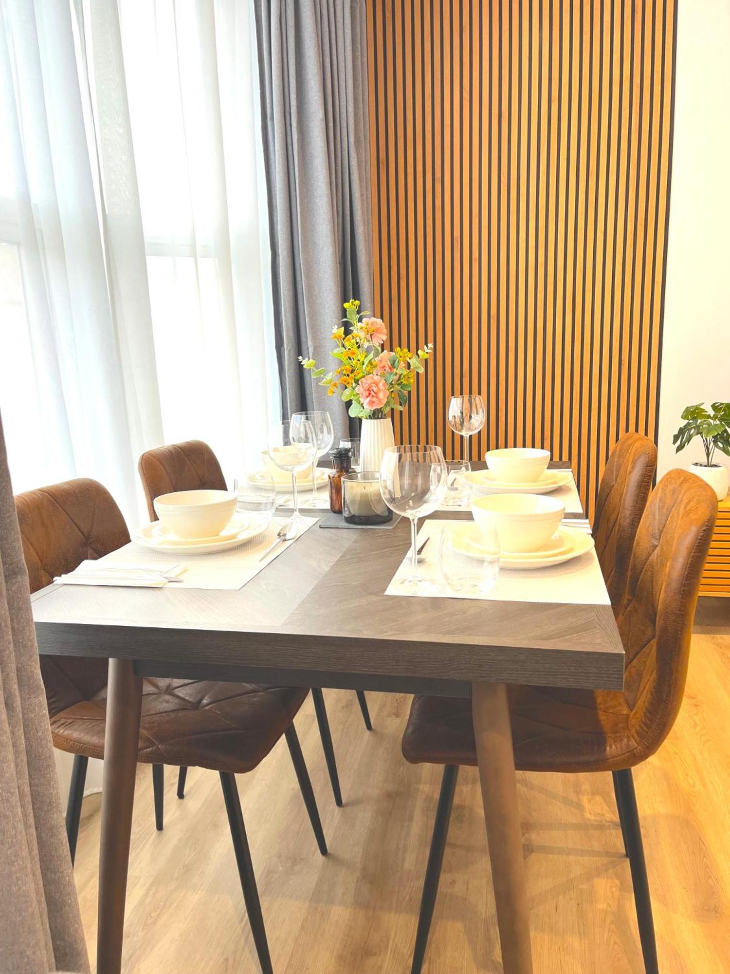 The Comfort You Need In Is 16 Minutes Away From Central Apartment