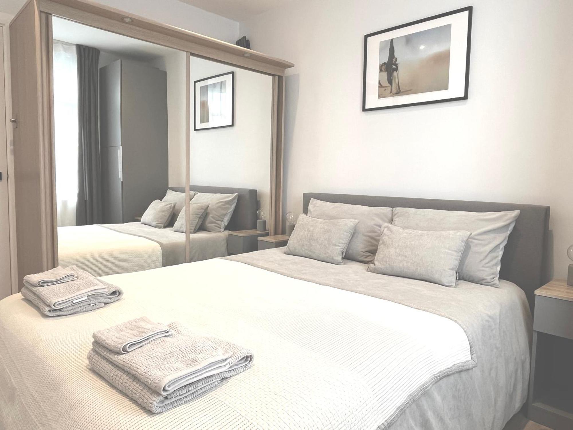 The Comfort You Need In Is 16 Minutes Away From Central Apartment London