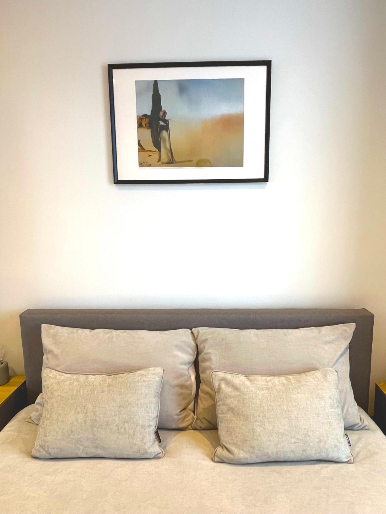 The Comfort You Need In Is 16 Minutes Away From Central Apartment *