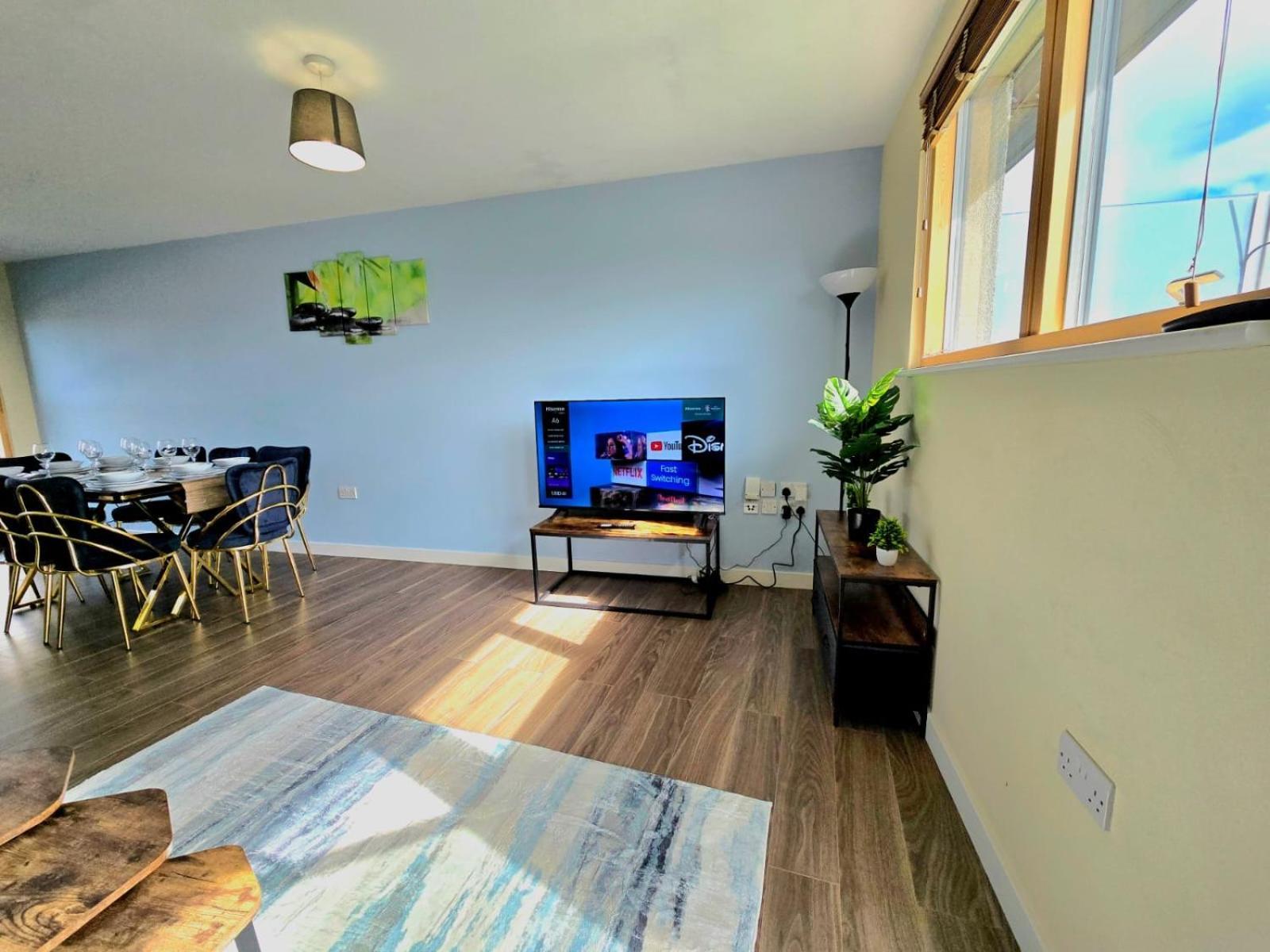 Apartment Spectacular 3Br 2Bath Rooftop Sky-Views With Parking London