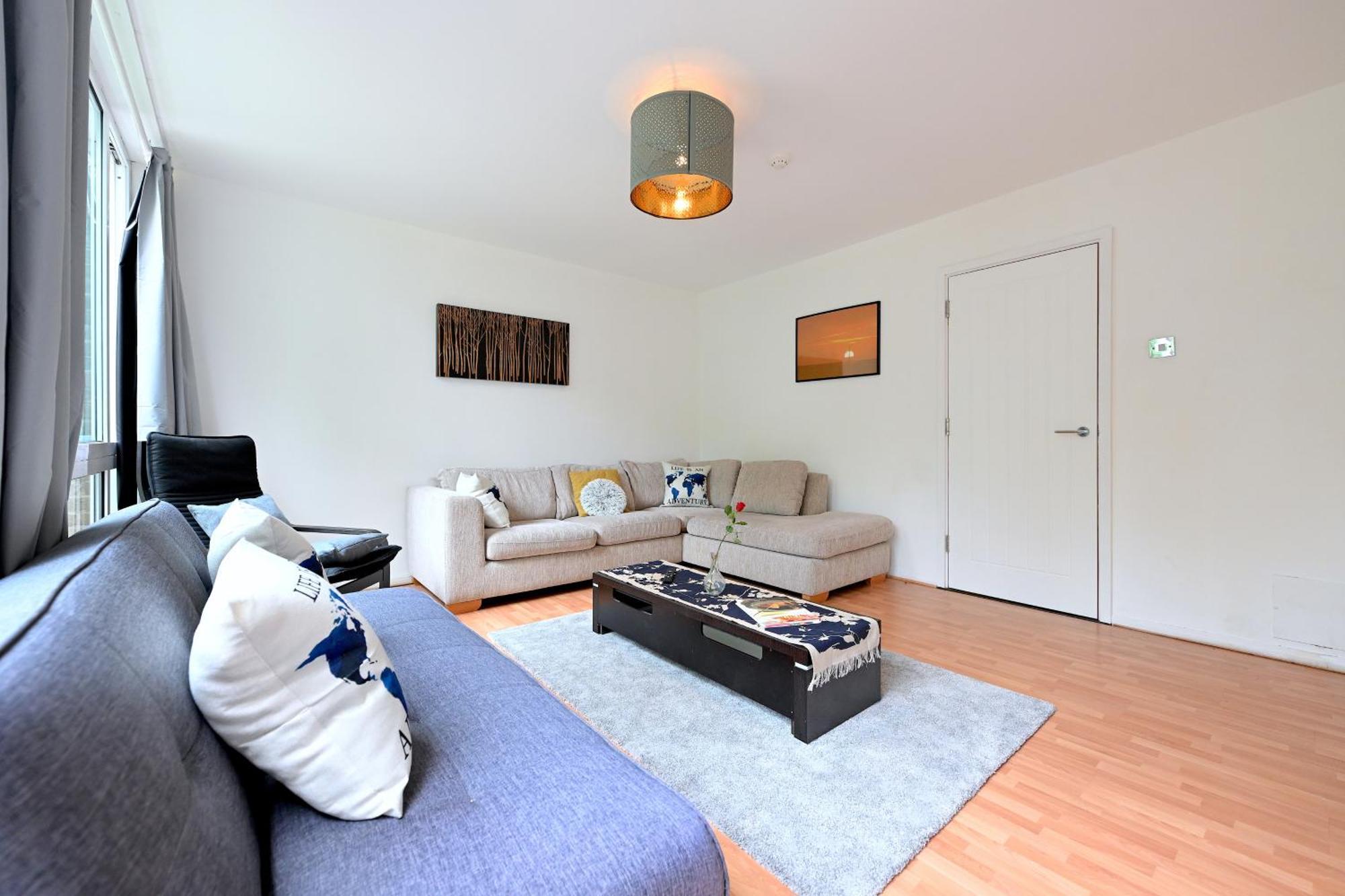 4 Bedroom Patio House Regent's Park - Parking *
