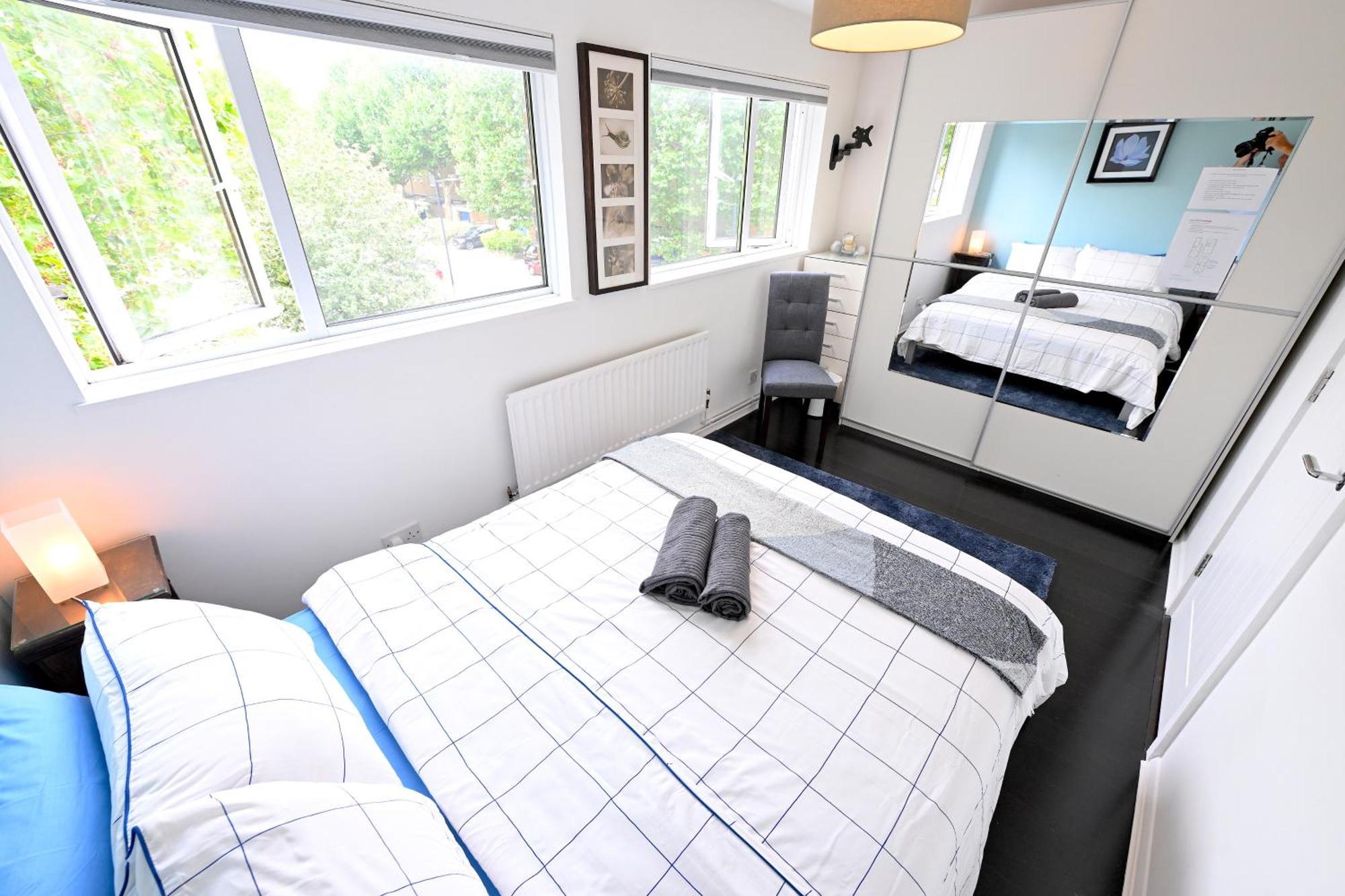 4 Bedroom Patio House Regent's Park - Parking London