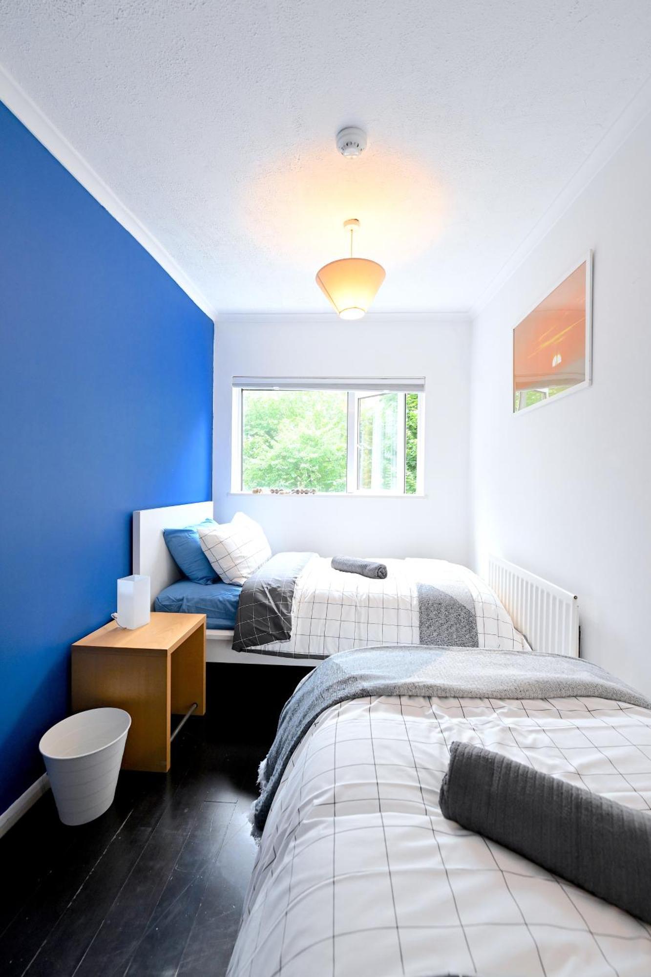 4 Bedroom Patio House Regent's Park - Parking Apartment