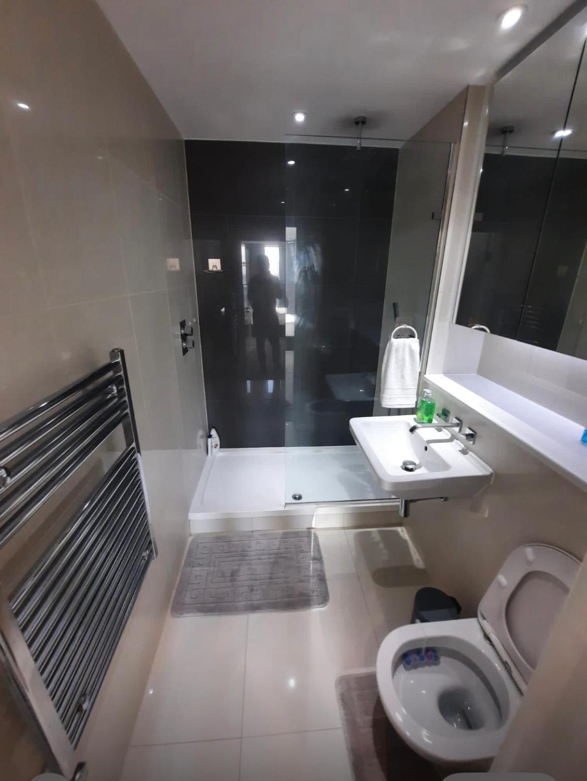 Apartment Spacious 3 Bed With Stunning Views London