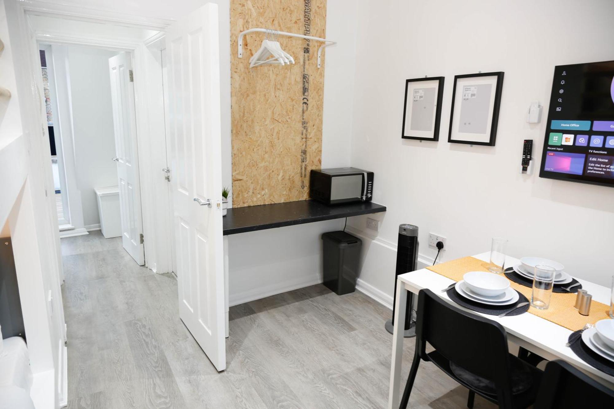 Apartment New Luxury In Next To Shops, Cafes, Bars & Metro