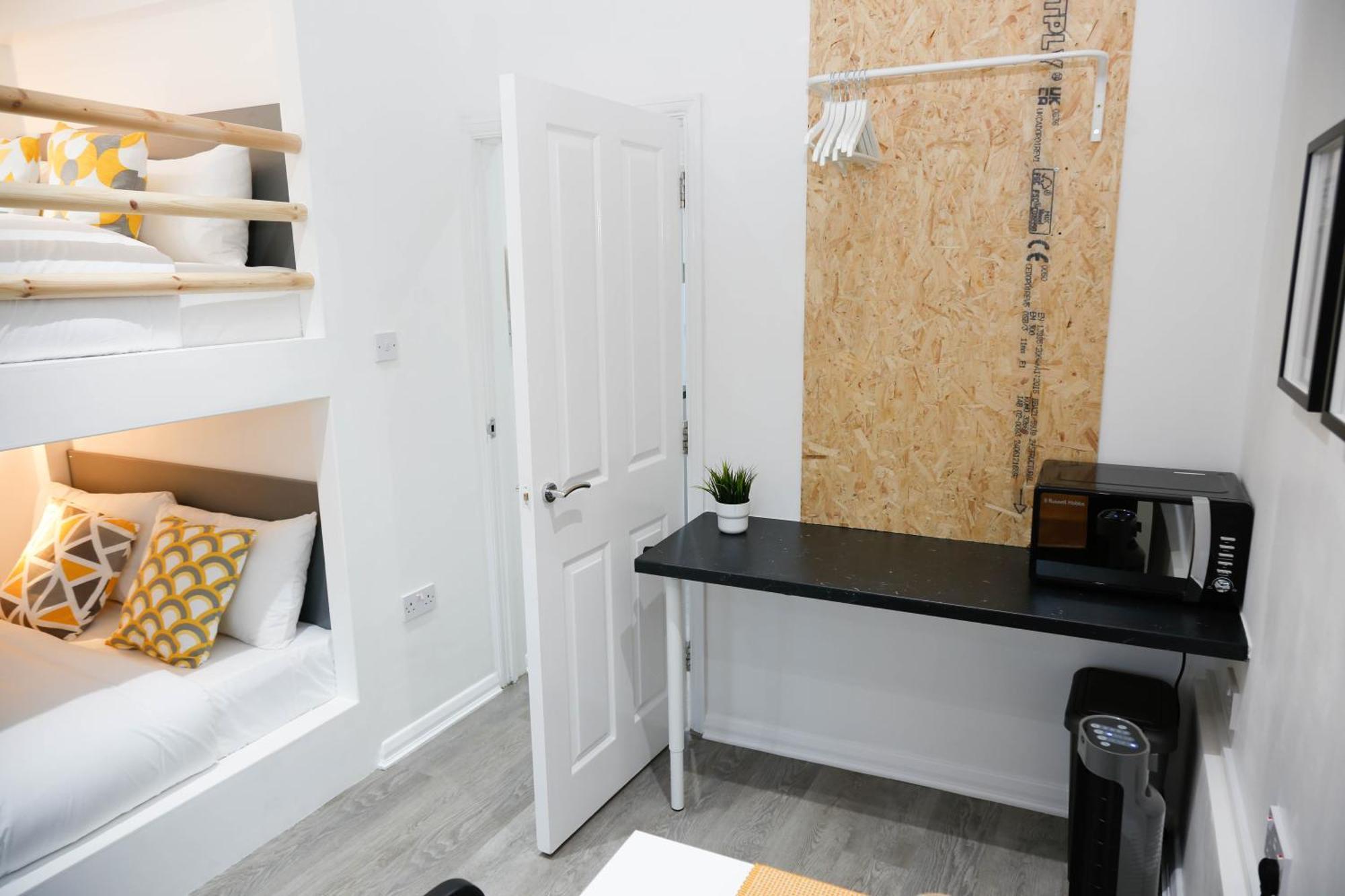 Apartment New Luxury In Next To Shops, Cafes, Bars & Metro *