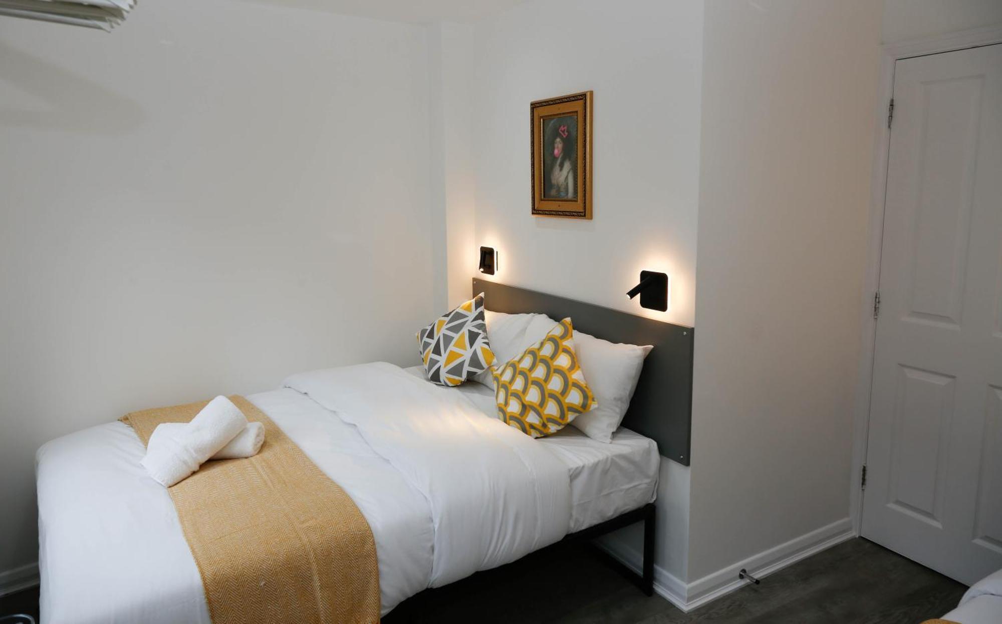 Apartment New Luxury In Next To Shops, Cafes, Bars & Metro *