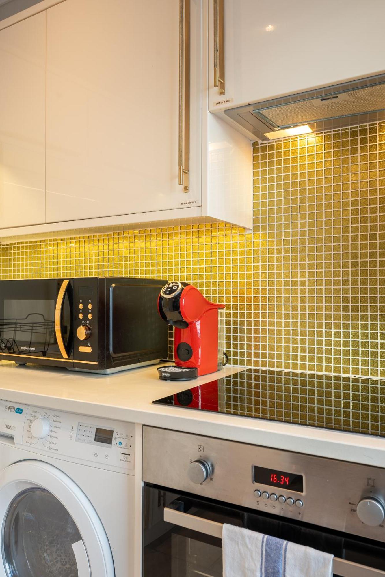 Camden's Luxurious Urban Escape Apartment *