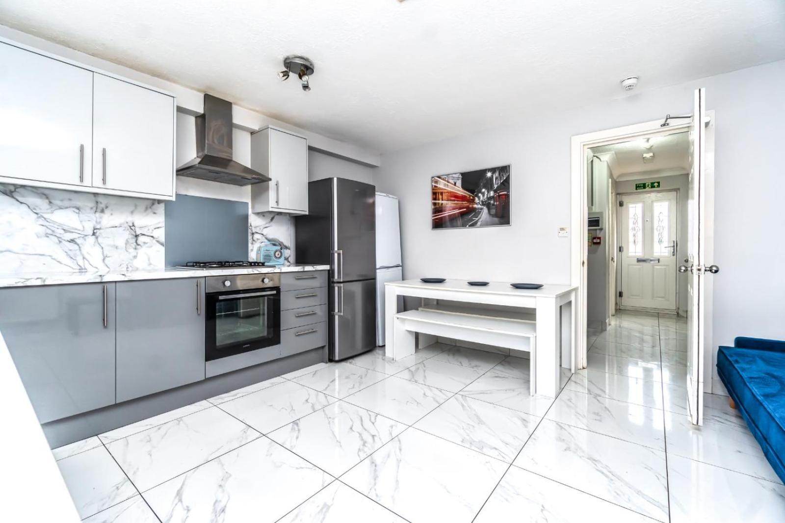 Apartment In Maryland London