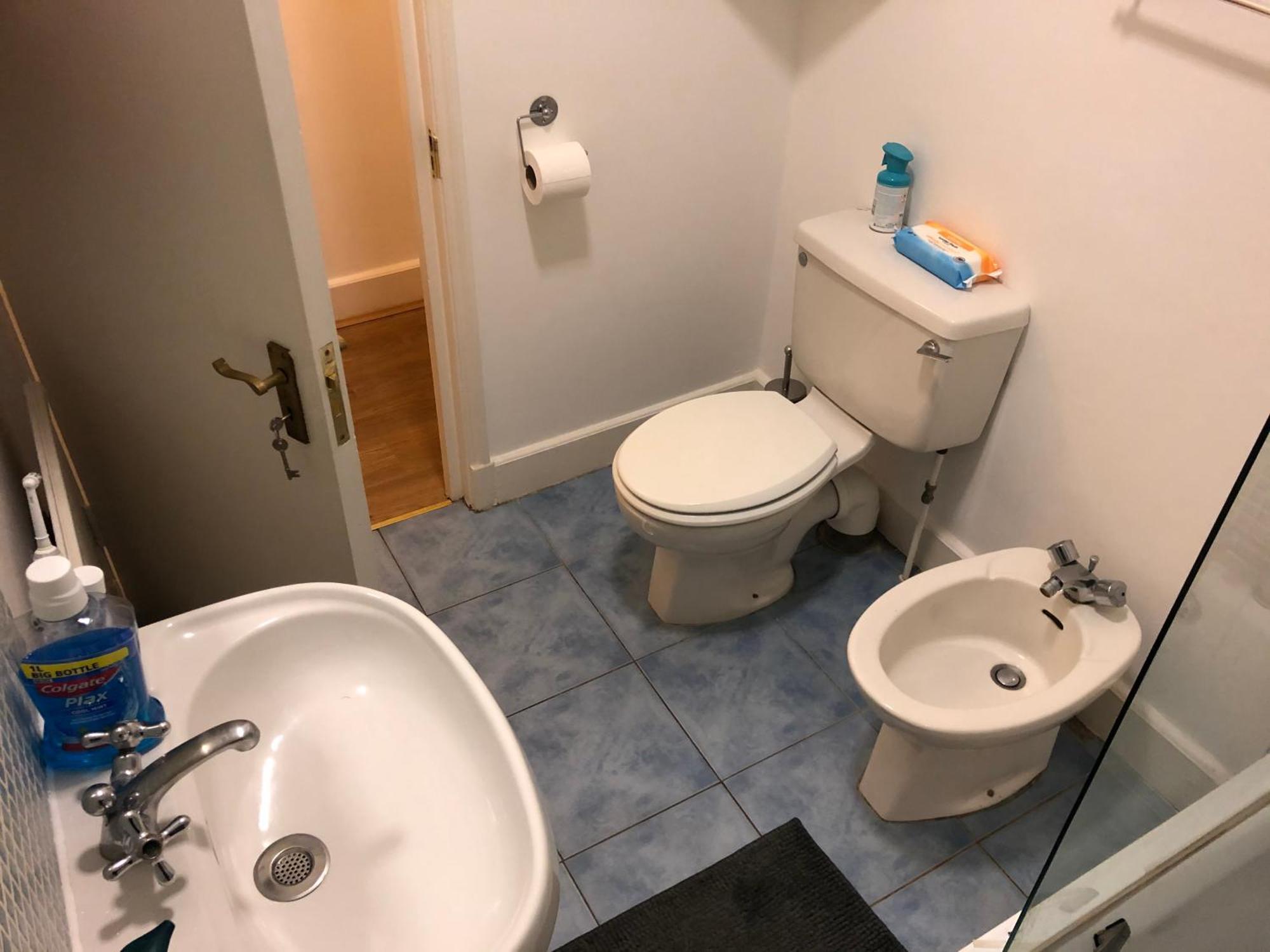 Cosy Double In West Kensington Homestay