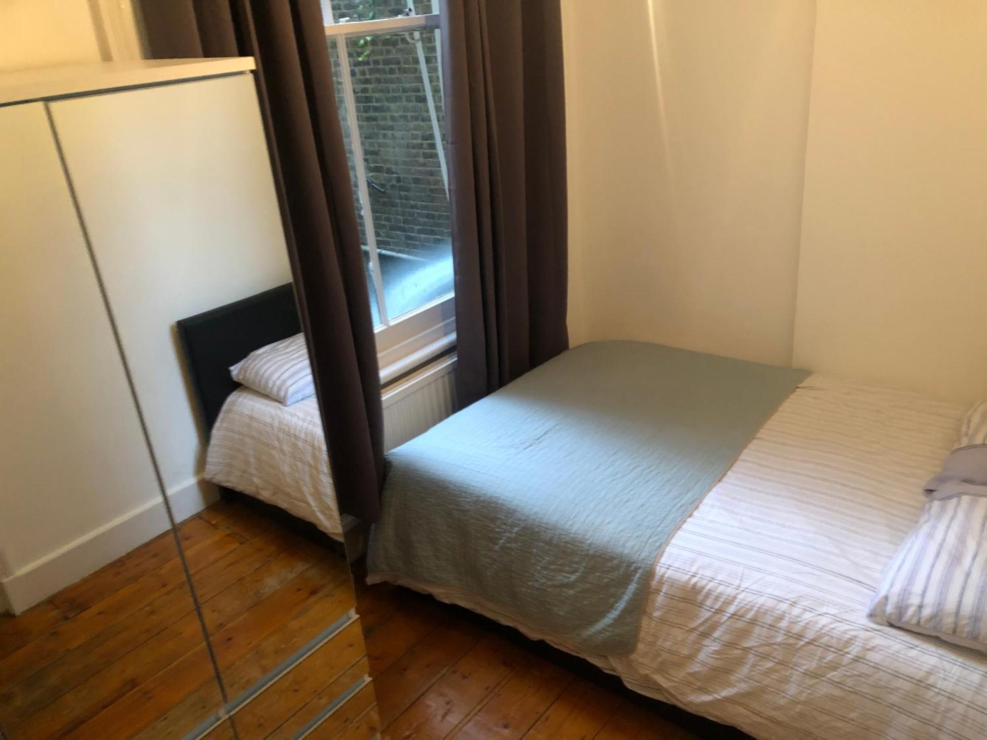 Homestay Cosy Double In West Kensington London