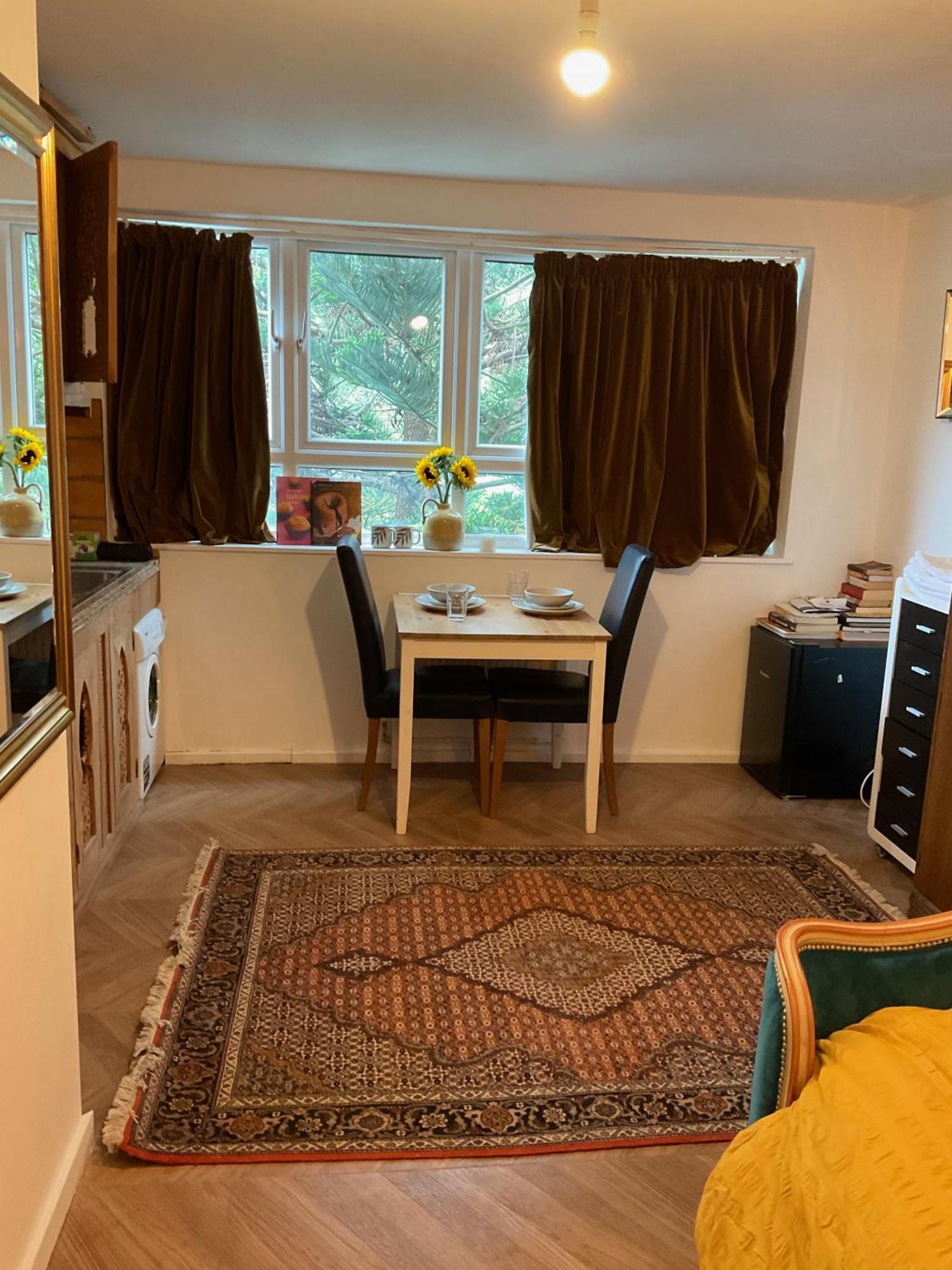 Studio6 Charming With Modern Amenities In Apartment London
