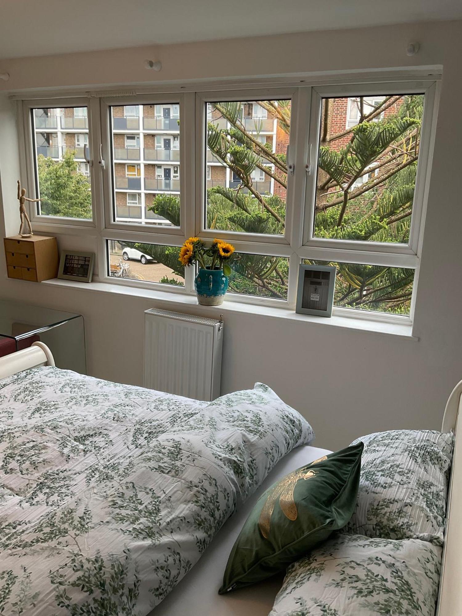 Apartment Studio6 Charming With Modern Amenities In London