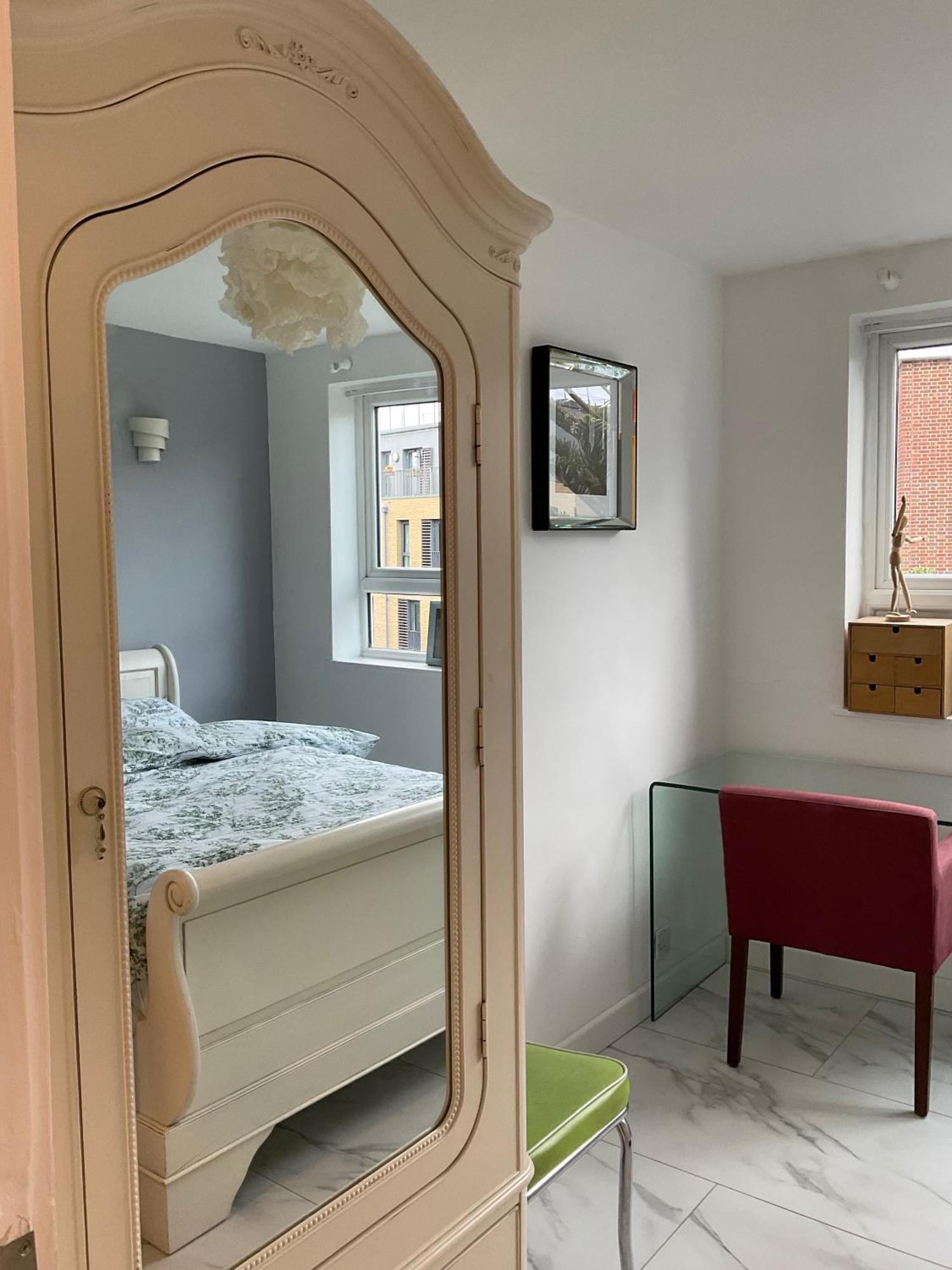Apartment Studio6 Charming With Modern Amenities In *