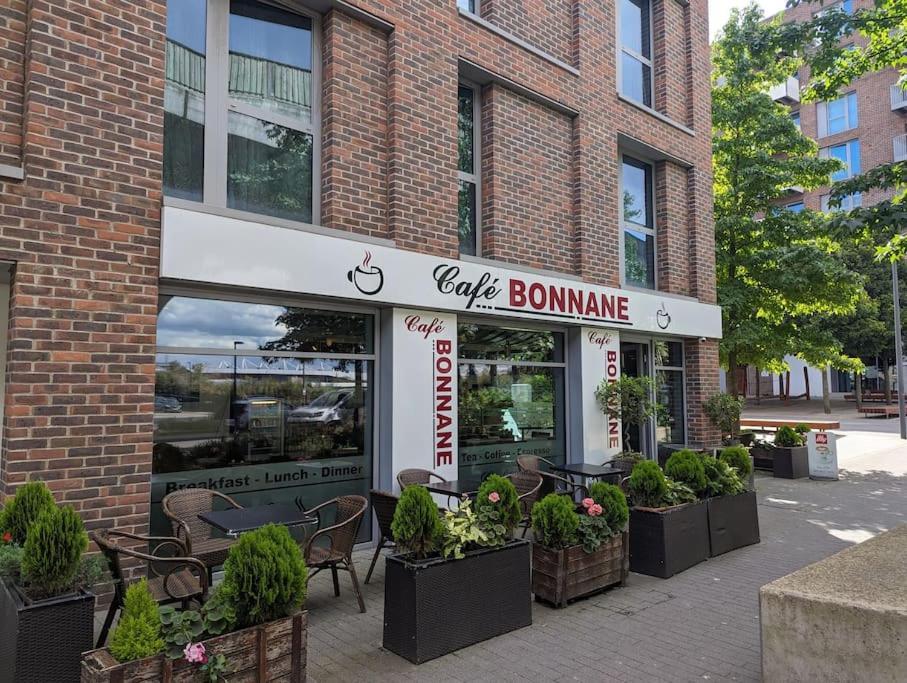 Premium Offers L Last-minute L Remigro Short Lets L 1 Bed Flat L Royal Docks L Airport & Excel L 2 Bed St Albans L Family Friendly L Near Bus Stop L Centre L Book Today With Remigro London