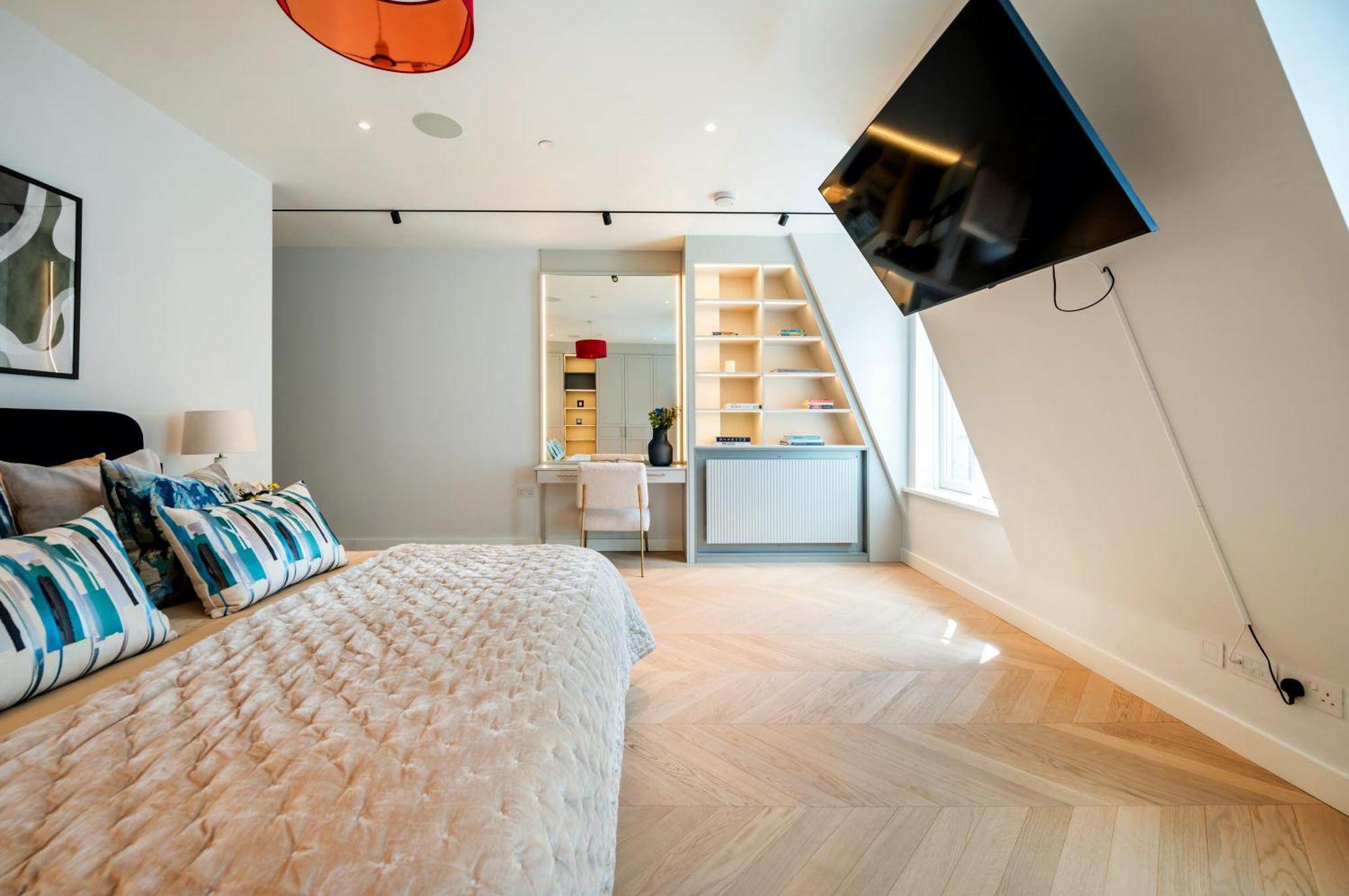 Premium In The West End Apartment