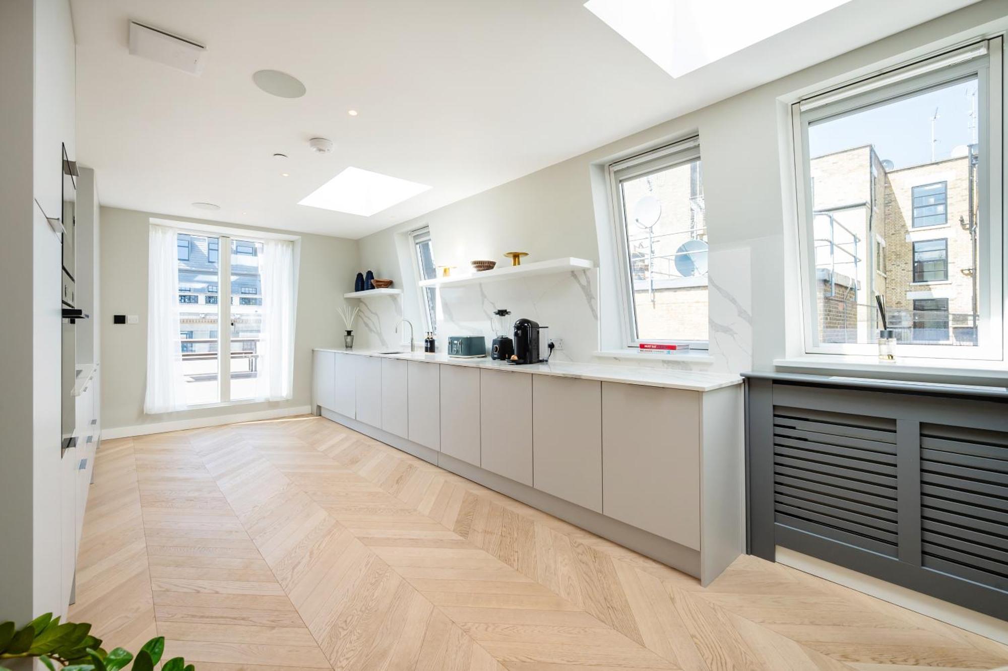 Premium In The West End Apartment *