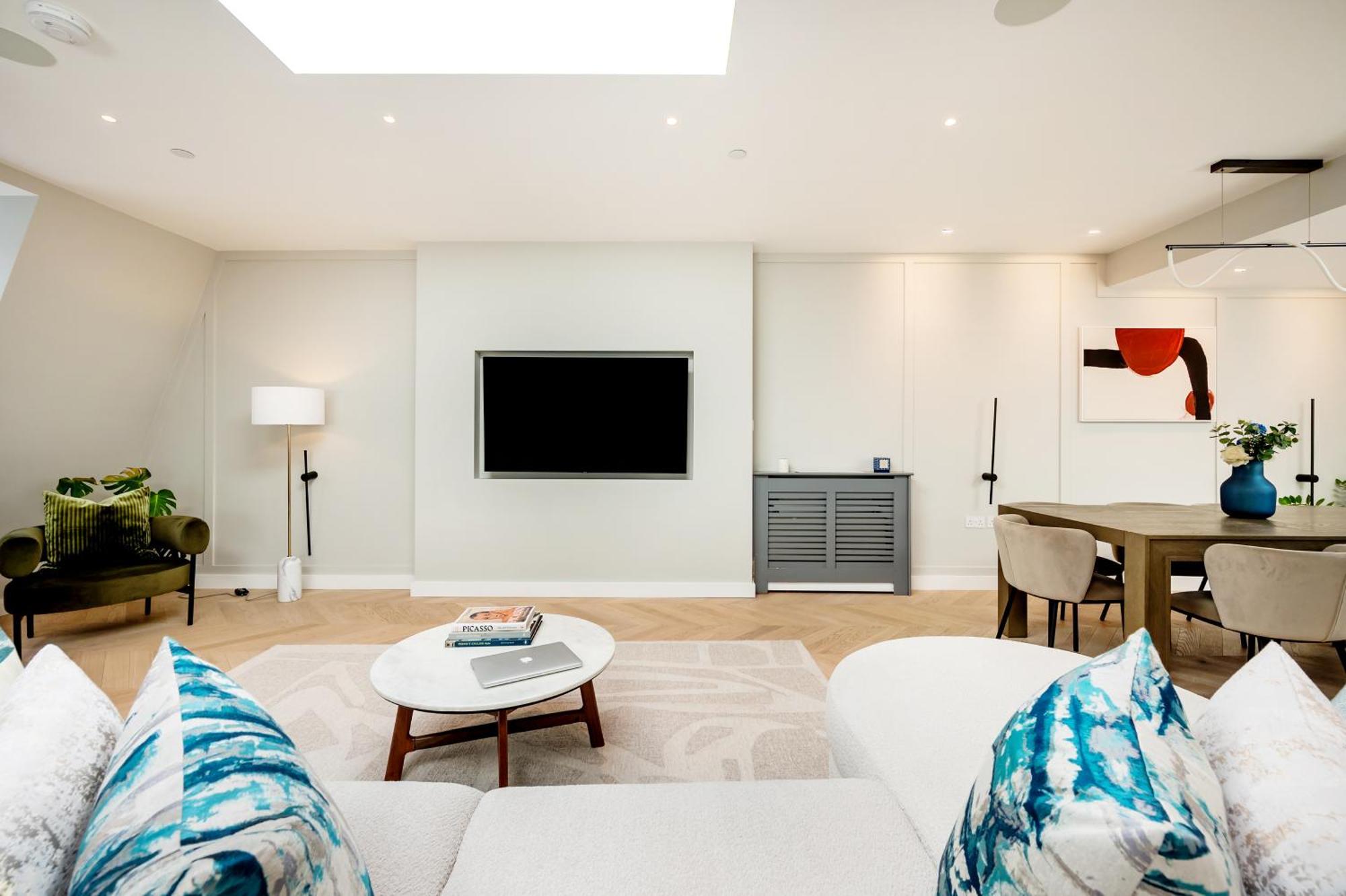 Apartment Premium In The West End