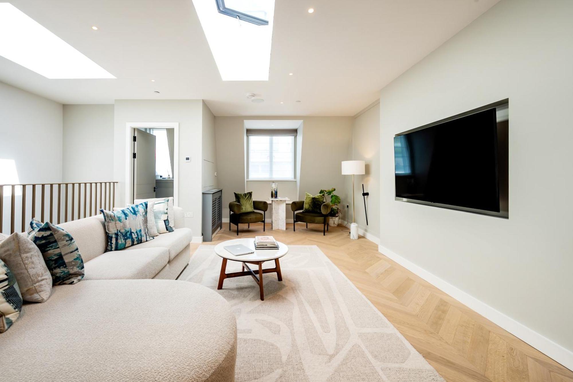Apartment Premium In The West End *