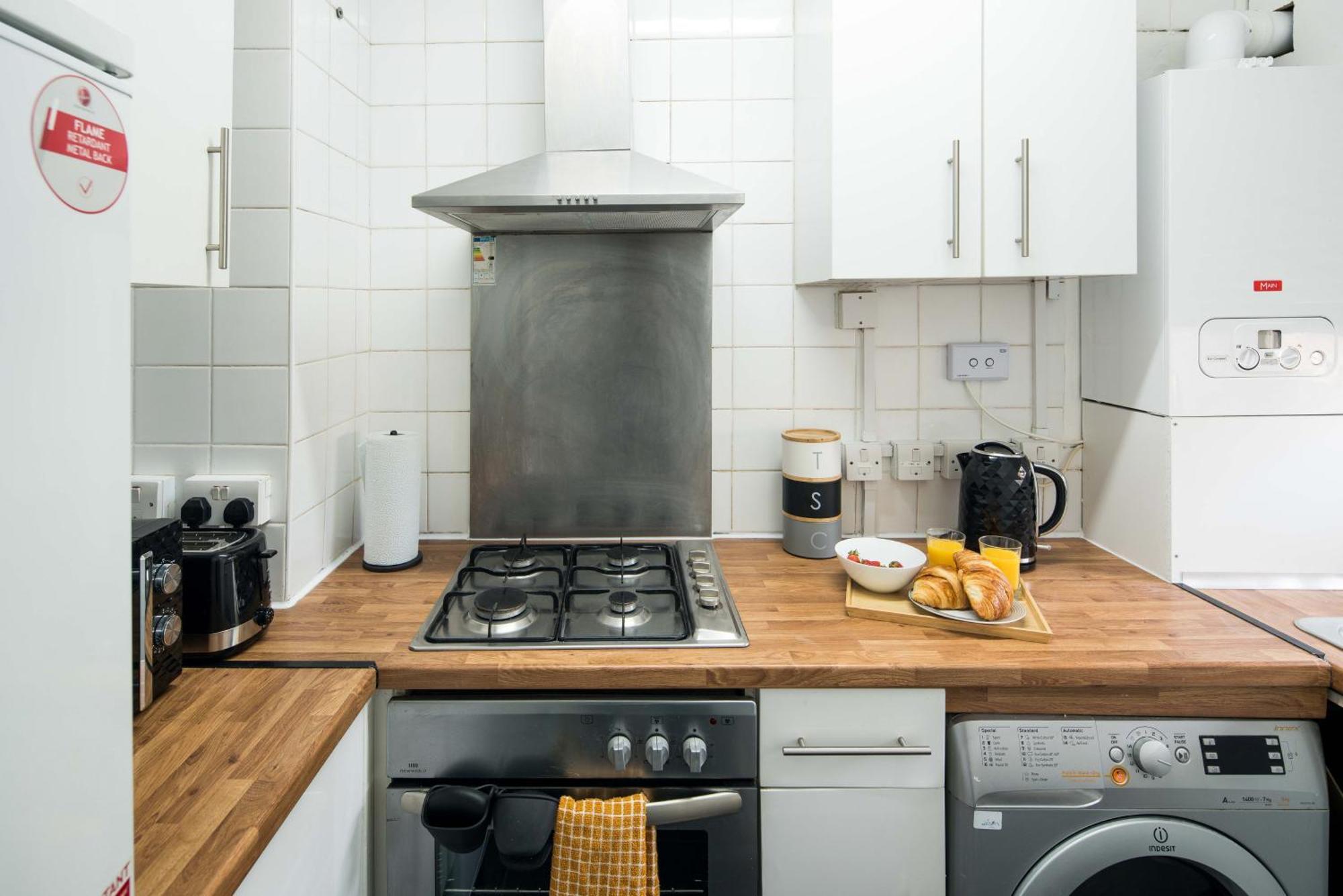 Sunny 2b-1b Flat Nr Borough Market, Apartment London