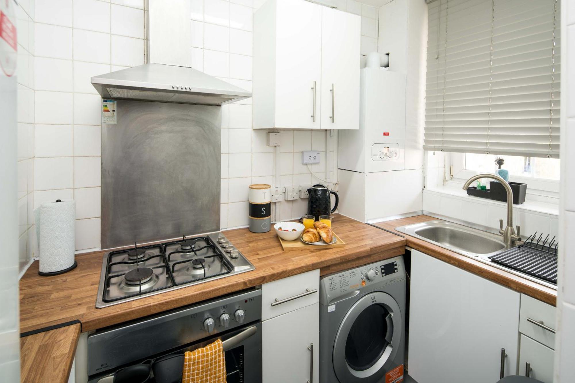 Sunny 2b-1b Flat Nr Borough Market, Apartment London