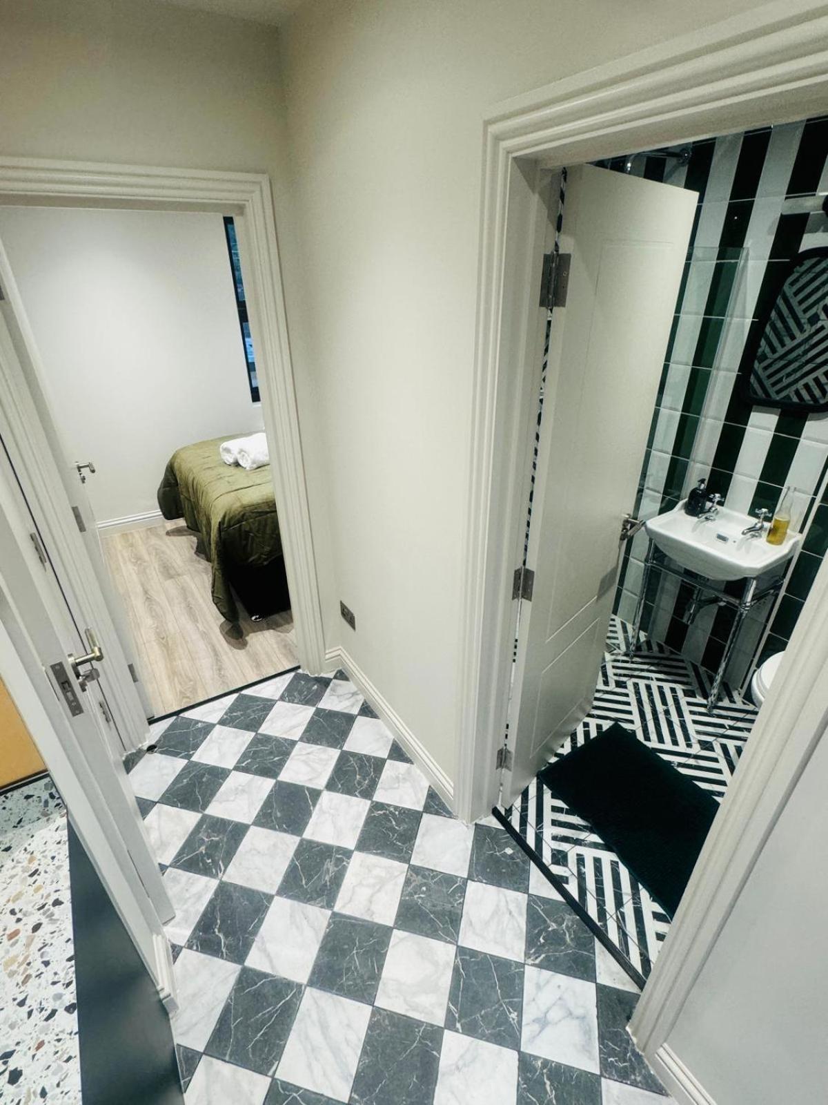 Luxury Flats, Location In Town
