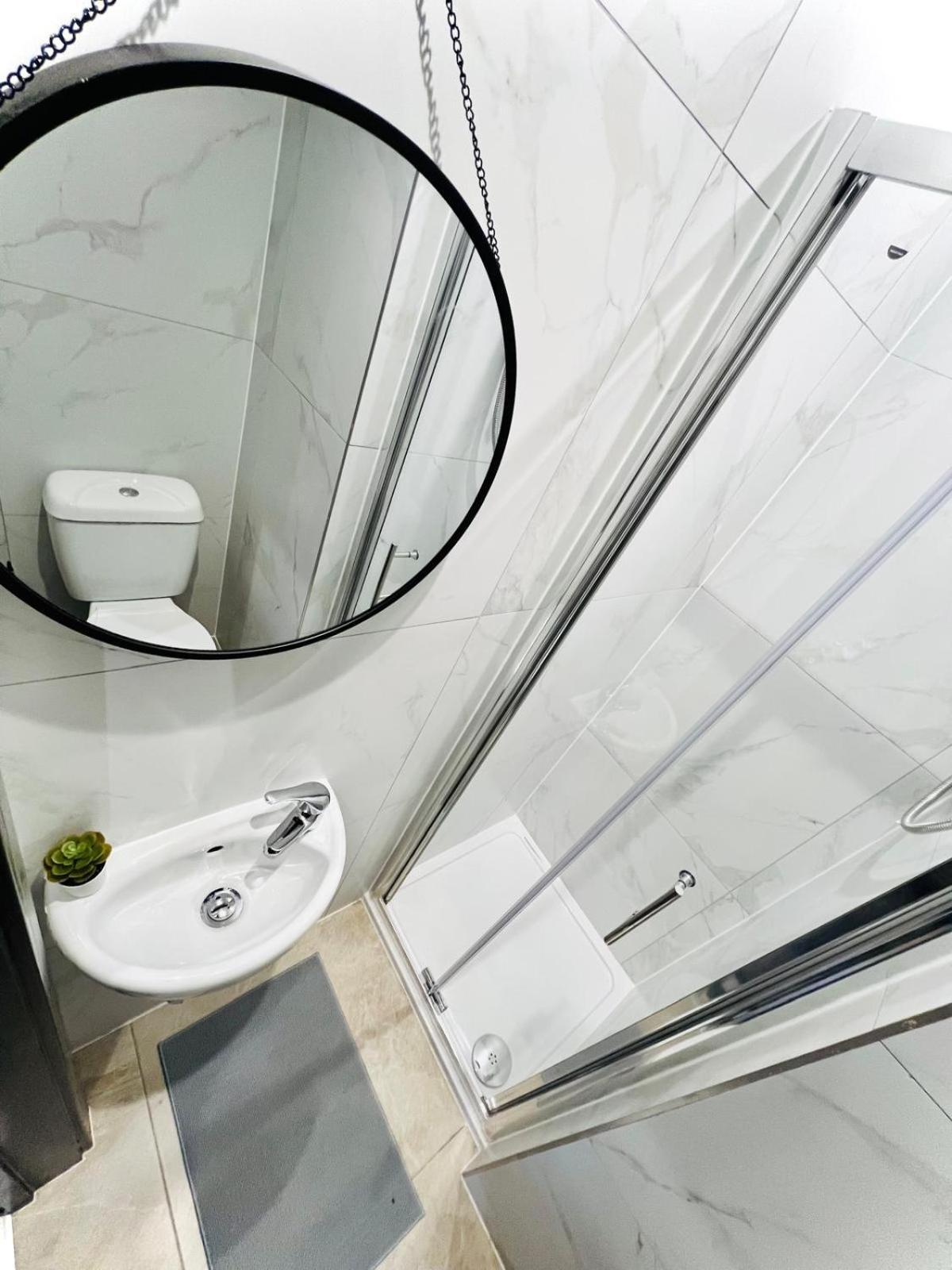 Luxury Flats, Location For Tourists * London