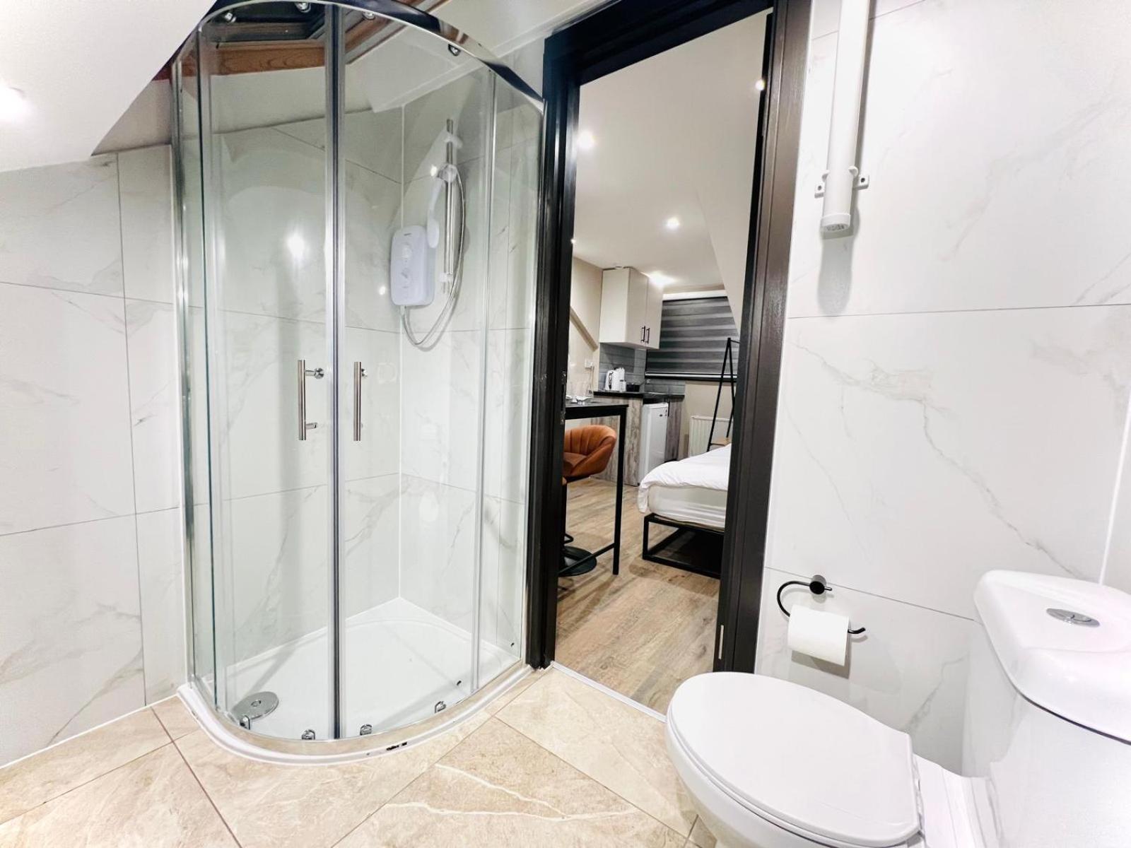 Luxury Flats, Location For Tourists London