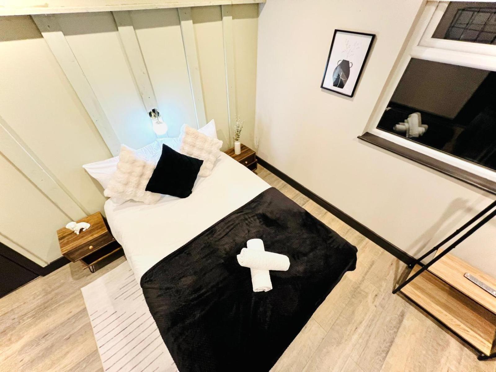 Luxury Flats, Location For Tourists London