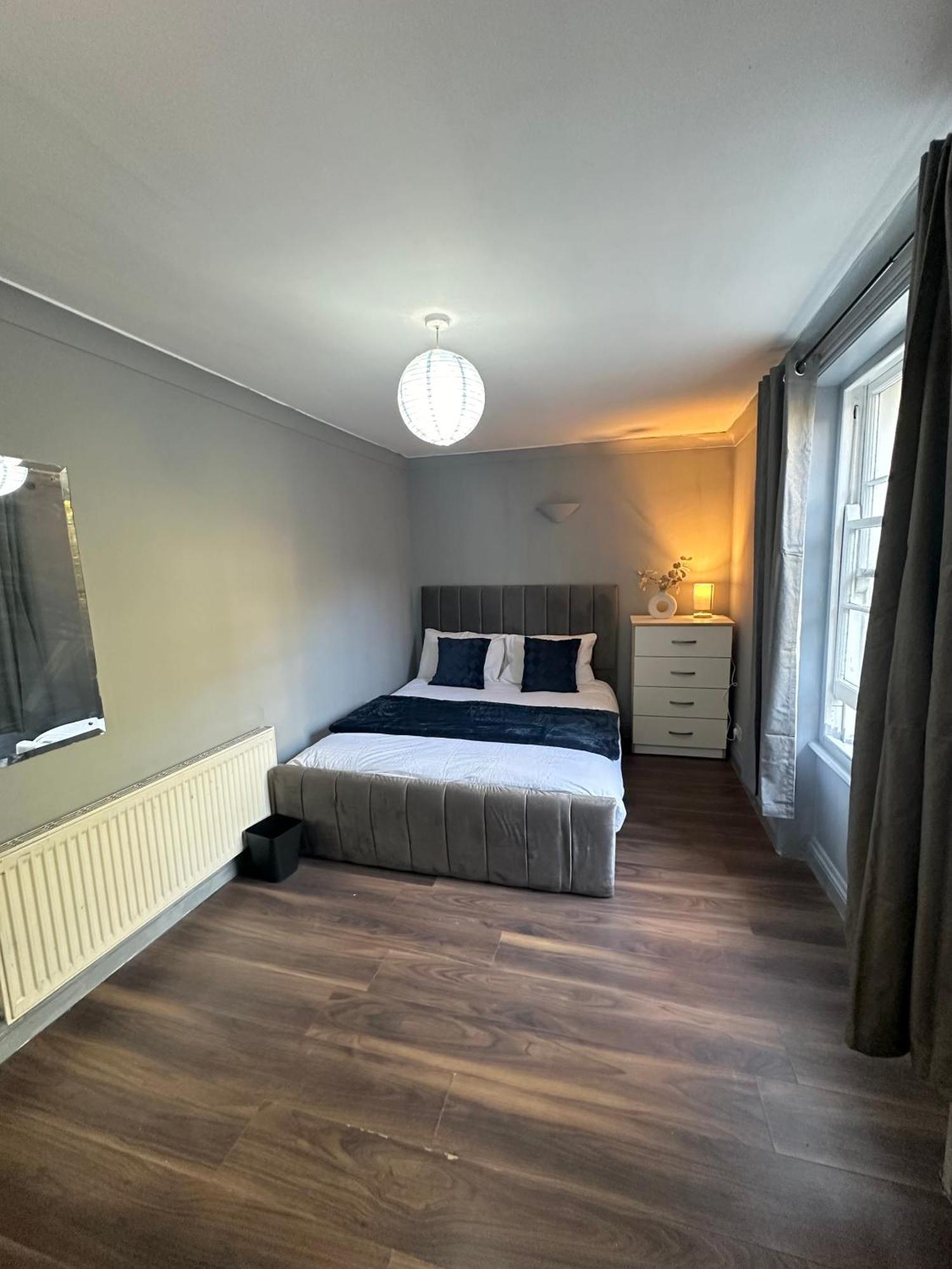 Homestay Luxury In A 4 Bedroom Flat! 4 Minutes Walk To Kingscross, St Pancras London