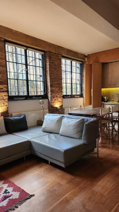 Charming Designer 1 Bed - Check Profile * London