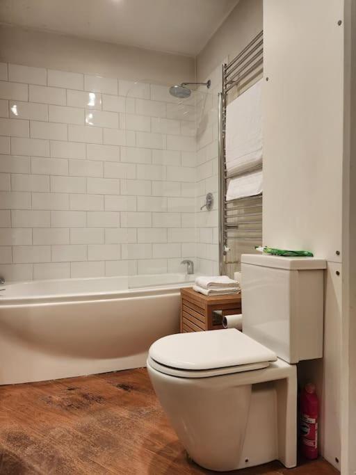 Apartment Charming Designer 1 Bed - Check Profile *