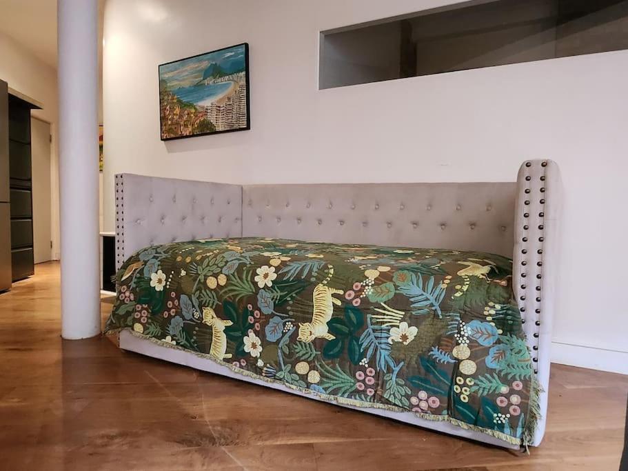 Charming Designer 1 Bed - Check Profile Apartment