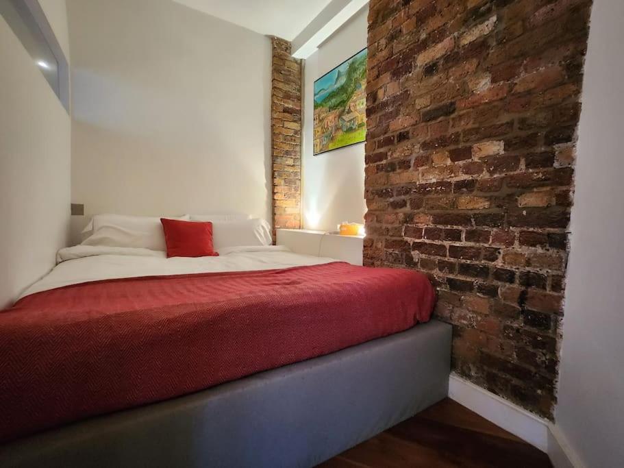 Apartment Charming Designer 1 Bed - Check Profile London