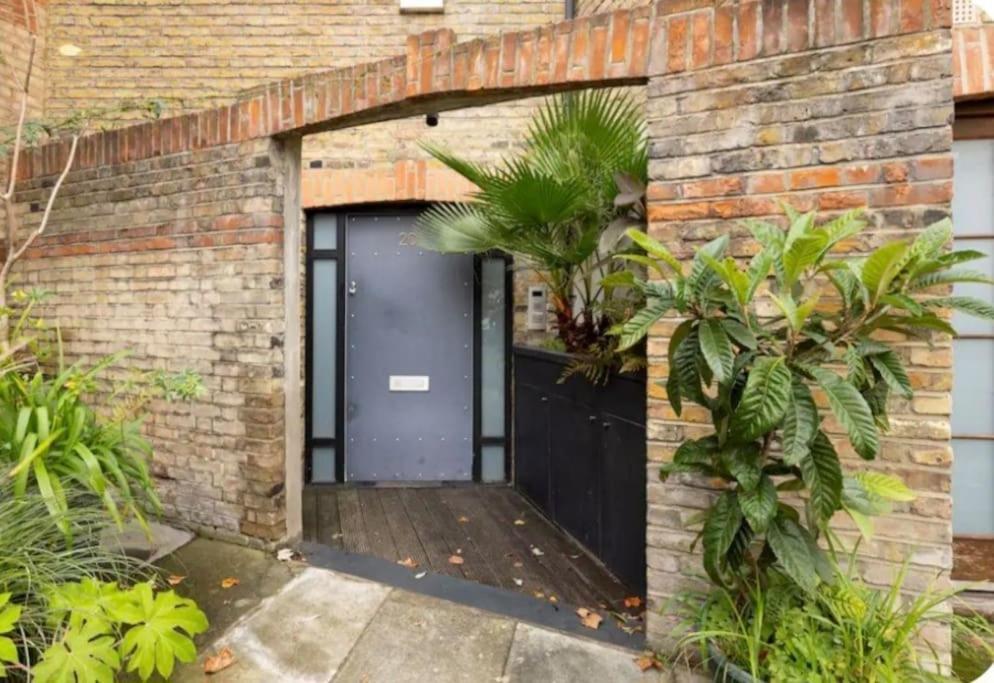 Apartment Charming Designer 1 Bed - Check Profile