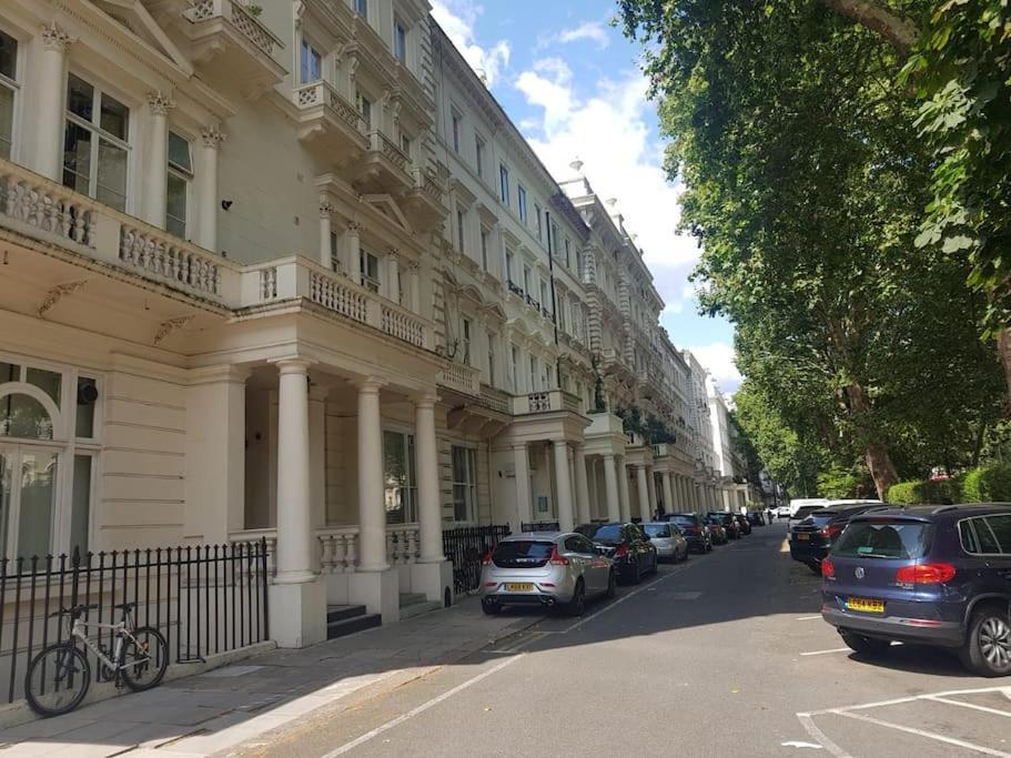 Flat Near Hyde Park, Central London Location *